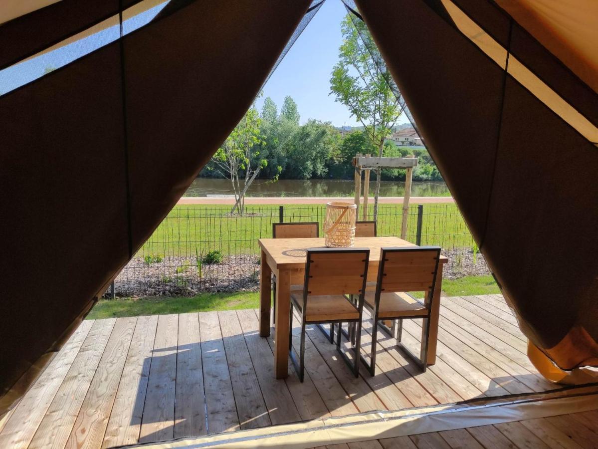 Tente Lodge Pour 5 Personnes En Bordure De La Riviere Allier Au Sein D'Un Petit Camping Saint-Yorre Exterior photo