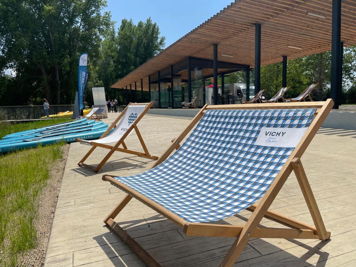 Tente Lodge Pour 5 Personnes En Bordure De La Riviere Allier Au Sein D'Un Petit Camping Saint-Yorre Exterior photo